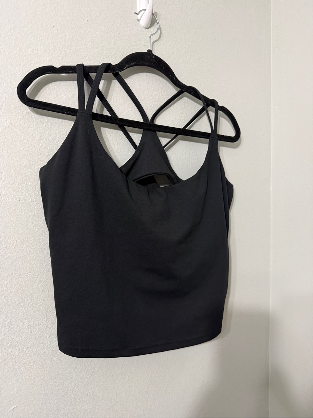Fabletics Cute Black Strappy Cropped Athletic Tank Top with Built in Bra XL